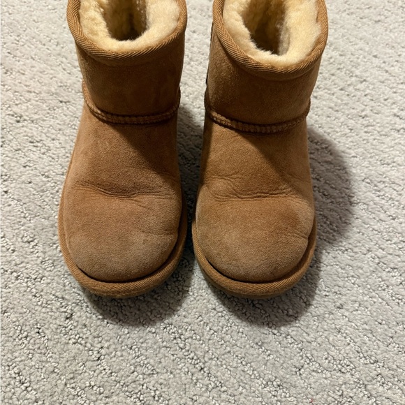 UGG Tan Kids Slippers - Picture 2 of 5